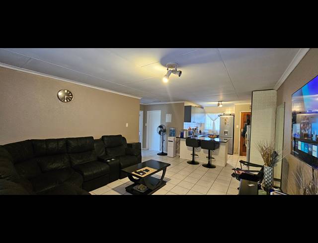 2 BEDROOM TOWNHOUSE FOR SALE IN MEYERSDAL